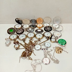 Lotto lavoro orologi da tasca vintage e successivi quarzo non testati varie misure e disegni - Foto 1 di 10