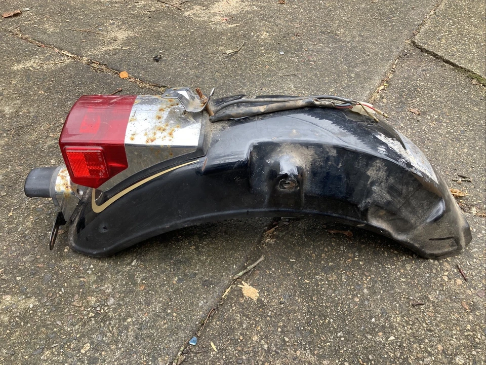 Guardabarros trasero y luz trasera Kawasaki Vulcan VN750 750 VN750A 1987 (86-06) Foto 1 de 4