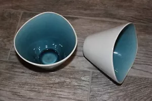 COPPIA ciotole alte affusolate Crate & Barrel CB2 a forma organica blu crepitio - Foto 1 di 4