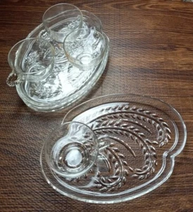 Homestead Federal Glass Snack 4 Trays & 4 Cups Vintage - Picture 1 of 7