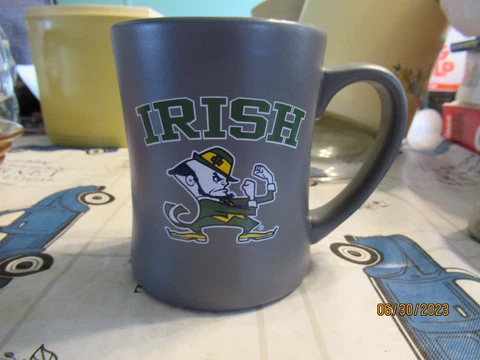 New/unused Notre Dame Fighting Irish coffee mug/cup. Beautiful!! Cover