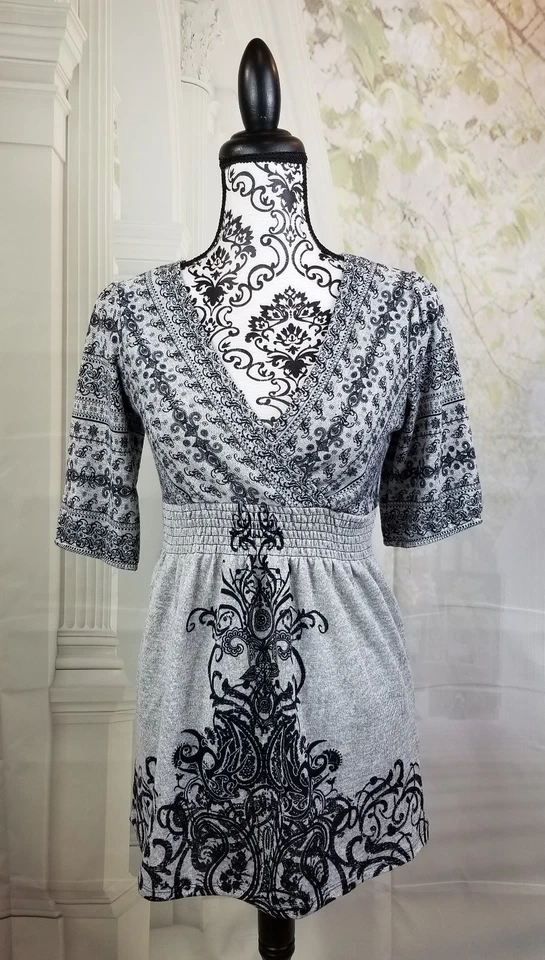 Almost Famous Mujer Tejido Elástico Manga Corta Estampado Paisley Top Talla M Wrbb Foto 1 de 1