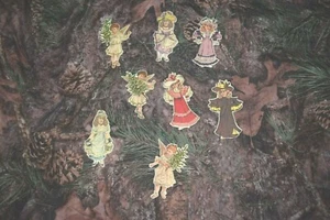 8 Vintage Stil Pappe Mädchen und Cherubim goldfarbene Dekoration Weihnachtsbaum  - Bild 1 von 2