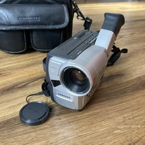 Vintage Samsung Compact Handheld Analogue Camcorder Retro 8mm Video8 Camera VGC - Picture 1 of 12