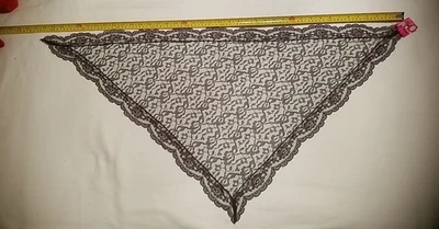 Bufanda Cabeza Funeraria De Colección Nueva con Etiquetas Flor de Encaje Negra Bordada Triángulo Antiguo con Red  Foto 1 de 4