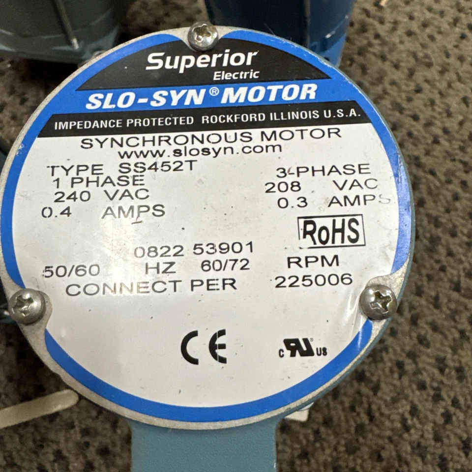 SLO-SYN SS452T SYNCHRONOUS MOTOR 3-Phase 0.4amp 240 Vac             Of8 - Image 1 of 3