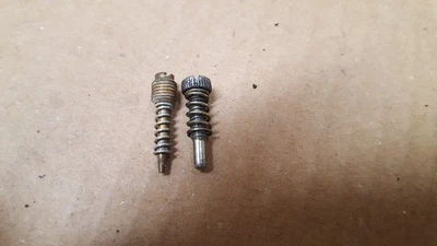 73-83 Yamaha GT80 DT80 MX80 TY80 GTMX Carburador Ralentí Ajustador Tornillo Piloto Juego Foto 1 de 2