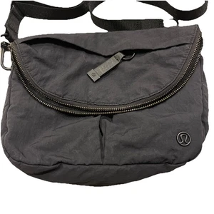 Lululemon All Night Festival Bag 5L Black Zip Crossbody - Picture 1 of 5