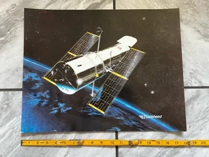 Hubble Weltraumteleskop Outer Space Poster NASA Lockheed Martin RAR 1980er - Bild 1 von 3