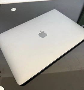Apple MacBook Air 13.3"M’OS 2022 (Ram8GB/256GB SSD, 3.60 GHz,Turbo) - Picture 1 of 5