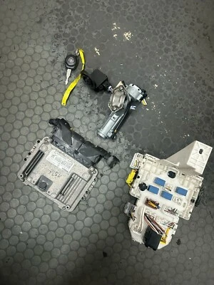 Fiat Sedici   BOSCH 0281017321 Motorsteuergerät  Zündschloß SET  (1522) - Bild 1 von 4