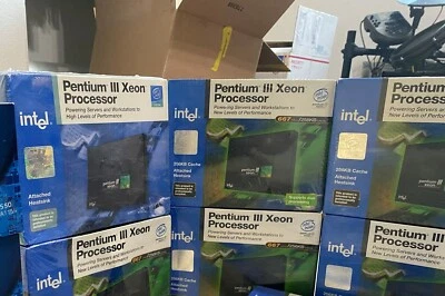 Brand New Sealed Vintage collectible Intel Pentium III Xeon Processor - Image 1 of 4