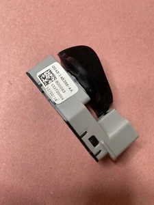 Conjunto de sensor de lámpara de parada de pedal de freno Aston Martin DB9 Rapide Vantage OEM - Imagen 1 de 5