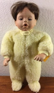 Muñeca de porcelana ""Mommy I'm Sleepy"" de Ashton Drake Galleries diseño 1992 - Imagen 1 de 6