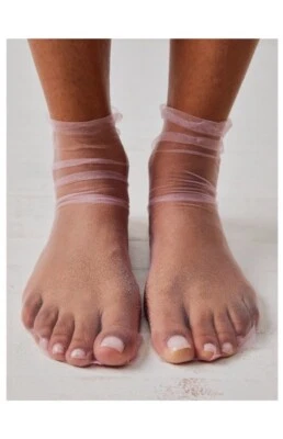 FREE PEOPLE THE MOMENT CALCETINES DE TUL TRANSPARENTE ROSA OS NUEVOS CON ETIQUETAS Foto 1 de 4