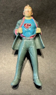 Figura de acción Clark Kent 1974 cambiándose a Superman de goma dura 4" DC Comics Foto 1 de 4