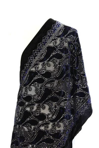 Elegante mantón bufanda envolvente de terciopelo con flores de seda de color negro y azul real - Imagen 1 de 8