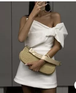 NWT! The Label Gikia Bow Off The Shoulder Mini Dress Ivory Small Perfect Bride - Picture 1 of 3