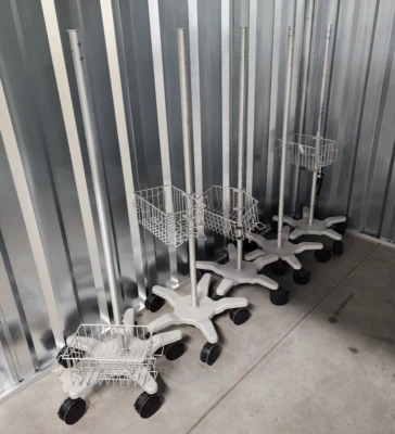 EDWARDS LIFESCIENCES EVRS MONITOR STANDS WITH BASKETS (LOT OF 5) LOCAL PICK UP - Image 1 of 4