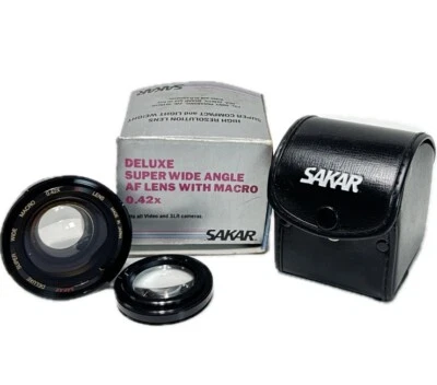 Made In Japan Lens Deluxe Super Wide Angle AF Lens With Macro 0.42x - Image 1 of 4