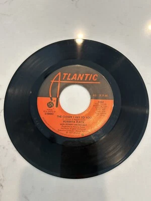 ROBERTA FLACK CLOSER I GET TO YOU/LOVE IS THE HEALING USED 7" 45RPM - Image 1 of 2