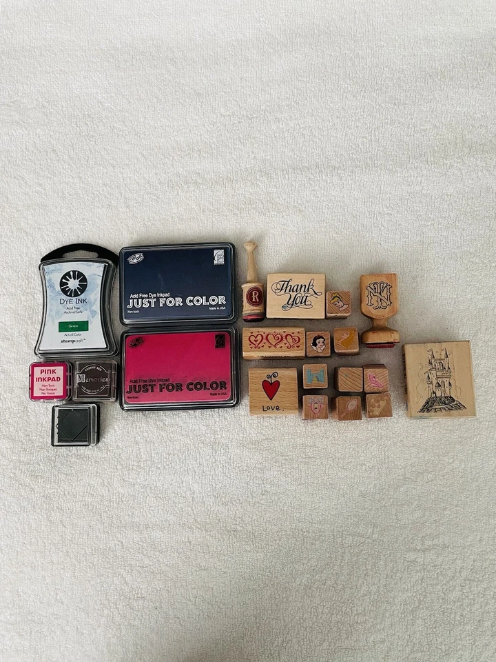 Estampillas de goma Castillo Disney, Blancanieves, Cenicienta con almohadillas de tinta para álbumes de recortes Foto 1 de 4