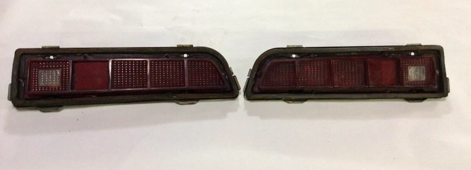 Juego de 70 conjuntos de luces traseras originales Torino Fairlane 500 Cobra Jet GT  Foto 1 de 4