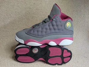 Air Jordan 13 Retro Mädchen Größe 3 Damen 4,5 GS Nubukleder Obermaterial Grau Pink - Bild 1 von 10