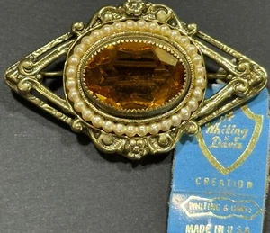 Broche romántico WHITING & DAVIS NOS VINTAGE tono dorado ámbar/perla cabujón - Imagen 1 de 4