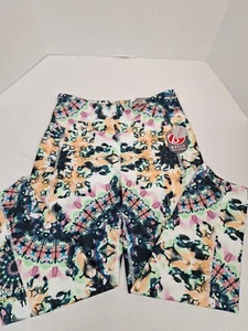 Bally total fitness Capri yoga pants Size Large, Inseam 22 High Rise Nwt - Picture 1 of 5