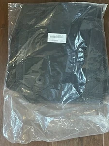 4 pcs Genuine GM Oem Floor Mats, Carpet, Jet Black 84129774 NEW - Bild 1 von 2