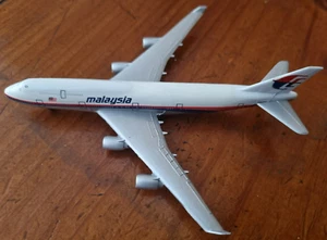 MALAYSIAN Airlines.  B747-400 Model.  SCHABAK # 901/65 Scale 1:600.  NO BOX. - Picture 1 of 1