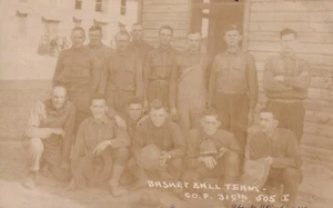 RPPC DE COLECCIÓN: EQUIPO DE BALONCESTO, COMPAÑÍA F, 319, 505 INFANTERÍA DE PARACAÍDAS-WI - Imagen 1 de 2