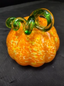 NEW 5.5" Art Blown Glass Pumpkin ORANGE YELLOW SHADES Spots Swirls Ribbed - Picture 1 of 9
