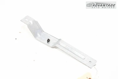 Dodge Challenger 2016-2023 soporte de manija de puerta del lado del pasajero delantero derecho OEM Foto 1 de 4