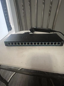 TRENDnet TPE-TG160G 16 Port Rack Mountable Ethernet Switch - Picture 1 of 3