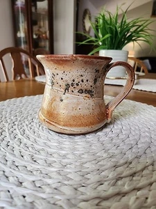 Hand Thrown glazed stoneware pottery mug signed - Picture 1 of 7