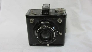 VINTAGE 1940s KODAK BROWNIE FLASH SIX 20 CAMERA - Picture 1 of 5