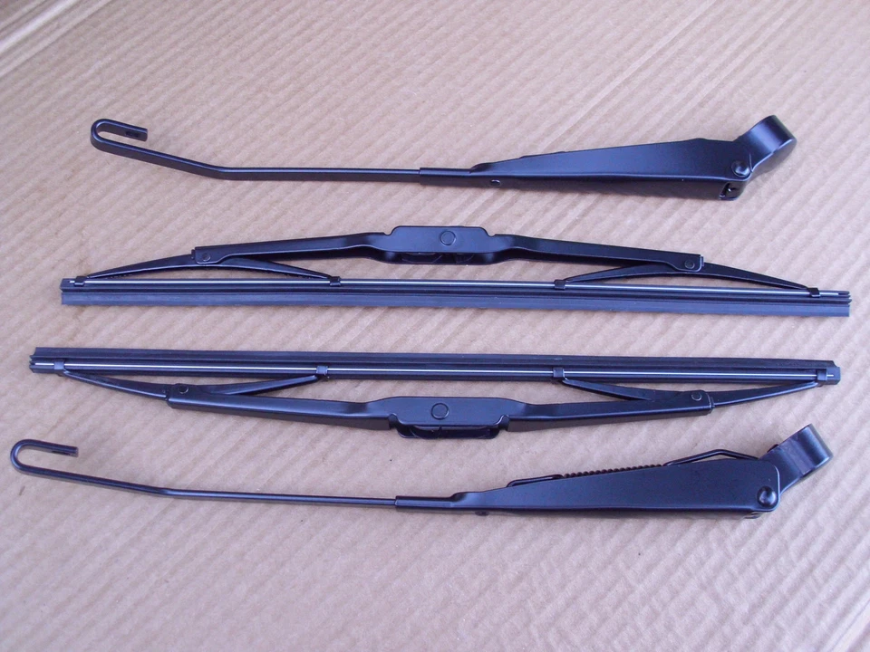LAND ROVER DEFENDER WINDSCREEN WIPER ARM & WIPER BLADE SET - NEW SET - Image 1 of 1