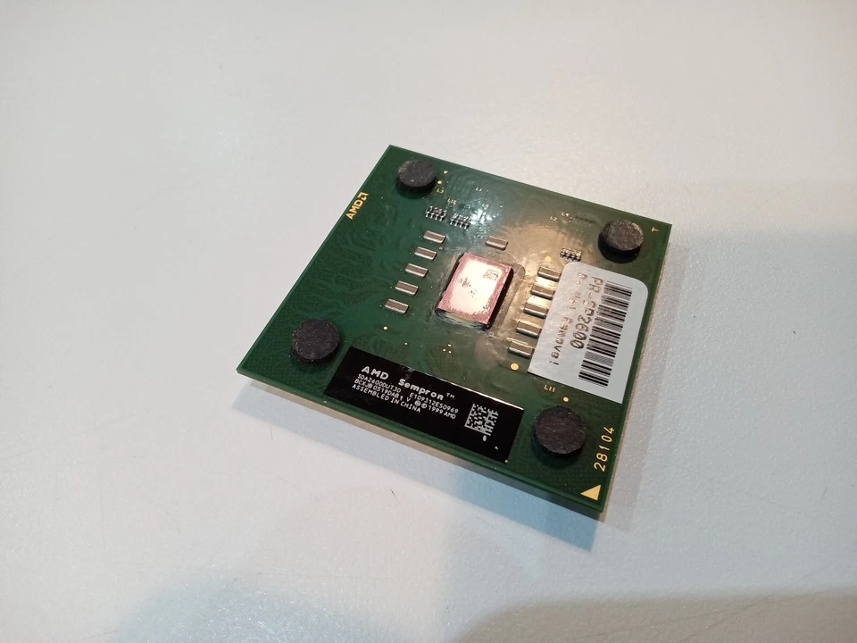 AMD Sempron 2600 socket 462 CPU -  SDA26000DUT3D - Thoroughbred 333 FSB - Image 1 of 1