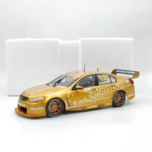 Classic Carlectables 1/18 CRAIG LOWNDES #100 Race Wins Holden VF Commodore 18597 - Picture 1 of 11