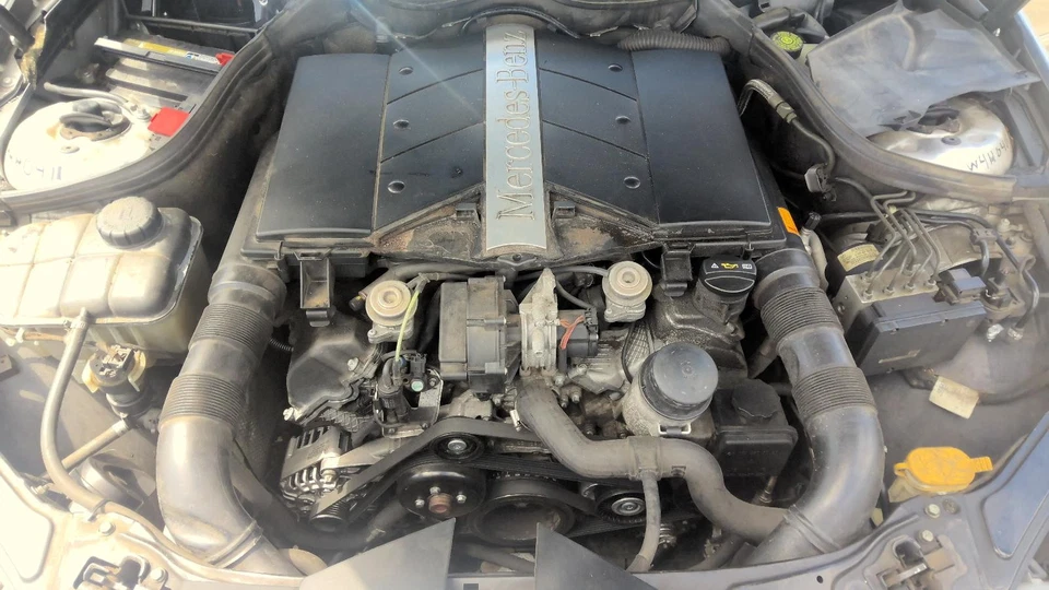 Used Air Cleaner Assembly fits: 2004 Mercedes-benz Mercedes clk 220 Type S350 Gr - Image 1 of 4