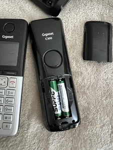 Gigaset C300A Trio mit 3 Mobilteilen und Basisstation mit AB - Bild 1 von 9