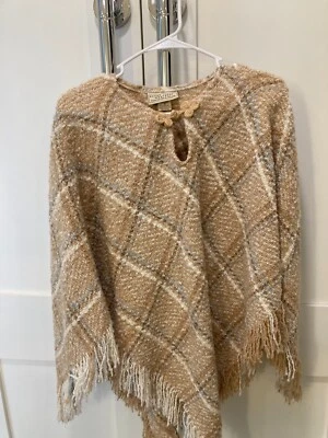 Suéter Boyne Valley Weavers poncho capa feito na Irlanda bainha com franjas de alpaca - Imagem 1 de 4