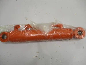 68861-34810 GENUINE OEM KUBOTA STEERING HYDRAULIC CYLINDER R310 R410 TRACTOR - Picture 1 of 3