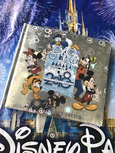 2018 Walt Disney World Autograph Book With Photographs & Bonus Pen New Sealed - Picture 1 of 3