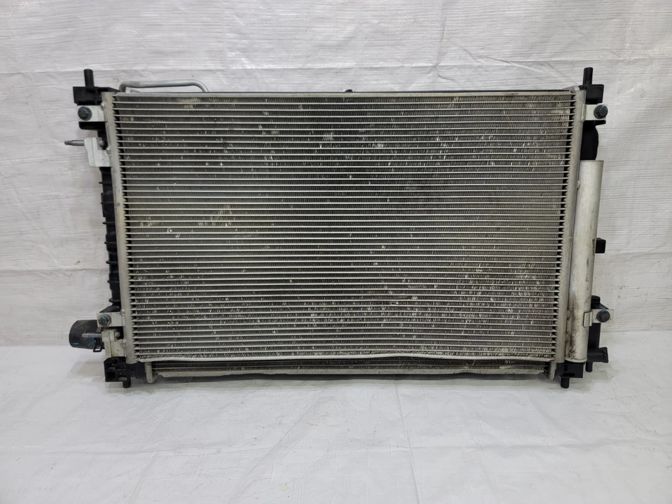 2016-2022 Chevrolet Spark Radiator Condenser Cooling Fan Assembly OEM 42349017 Foto 1 de 4