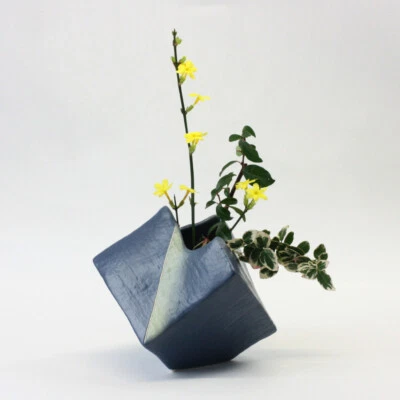 Ikebanagefäß Würfel, apartes Gefäß für Blumenarrangements - Bild 1 von 4