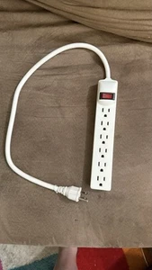 Surge Protector 6-Outlet Black Max Load 15A 120VAC 60Hz E192912 - Picture 1 of 2