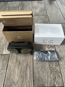 HTC Vive Flow Virtual Reality Glasses With Cable - Picture 1 of 7